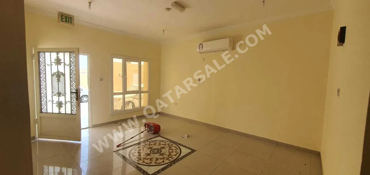 مُجَمَّع  - غير مفروشة  - الريان  - ازغوى  - 7 غرف نوم