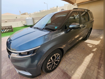 Kia  Carnival  2021  Automatic  60,867 Km  6 Cylinder  Front Wheel Drive (FWD)  Van / Bus  Blue  With Warranty