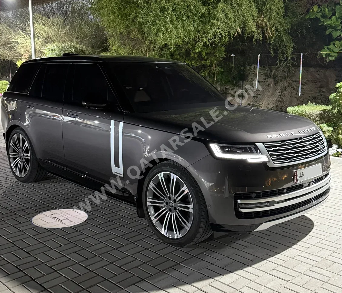 لاند روفر  رنج روفر  فوج اوتوبايوغرافي  2023  اوتوماتيك  50,000 كم  8 سلندر  دفع رباعي  اس يو في  رمادي  تحت الضمان