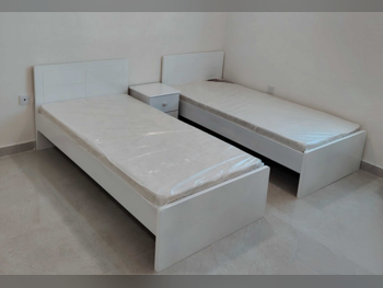 أطقم غرف نوم - قطر ديزاين  - طقم مكون من قطعتين  - أبيض