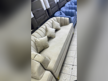 الأرائك والكنب والكراسي لايف ستايل  طقم كنب  - قماش  - متعدد الألوان