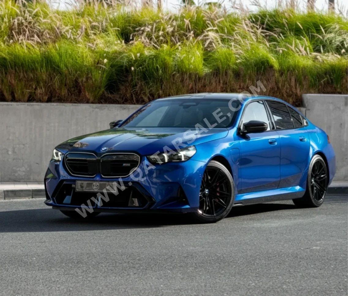بي ام دبليو الفئة - ام 5 كومبيتيشن 2025 اوتوماتيك 5,000 كم 8 سلندر دفع كلي مستمر اس يو في ازرق تحت الضمان