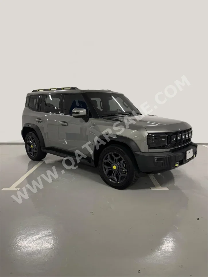 جيتور  تي 2  لكجري  2025  اوتوماتيك  30,000 كم  4 سلندر  دفع رباعي  اس يو في  رمادي فاتح  تحت الضمان