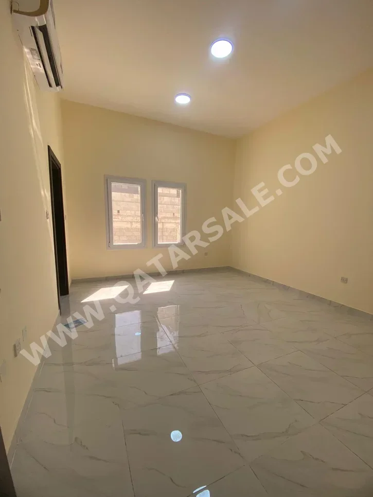 3 Bedrooms  Apartment  For Rent  in Al Daayen -  Rawdat Al Hamama  Not Furnished