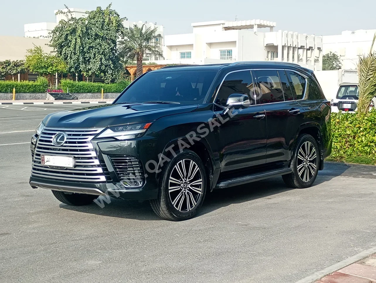 Lexus  LX  600 Luxury  2025  Automatic  12,000 Km  6 Cylinder  Four Wheel Drive (4WD)  SUV  Black  With Warranty