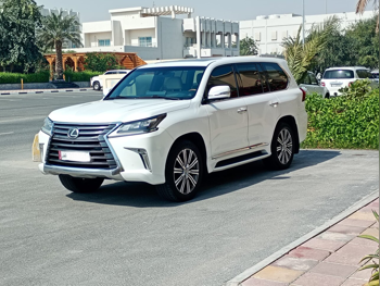 Lexus  LX  570  2017  Automatic  175,000 Km  8 Cylinder  Four Wheel Drive (4WD)  SUV  White