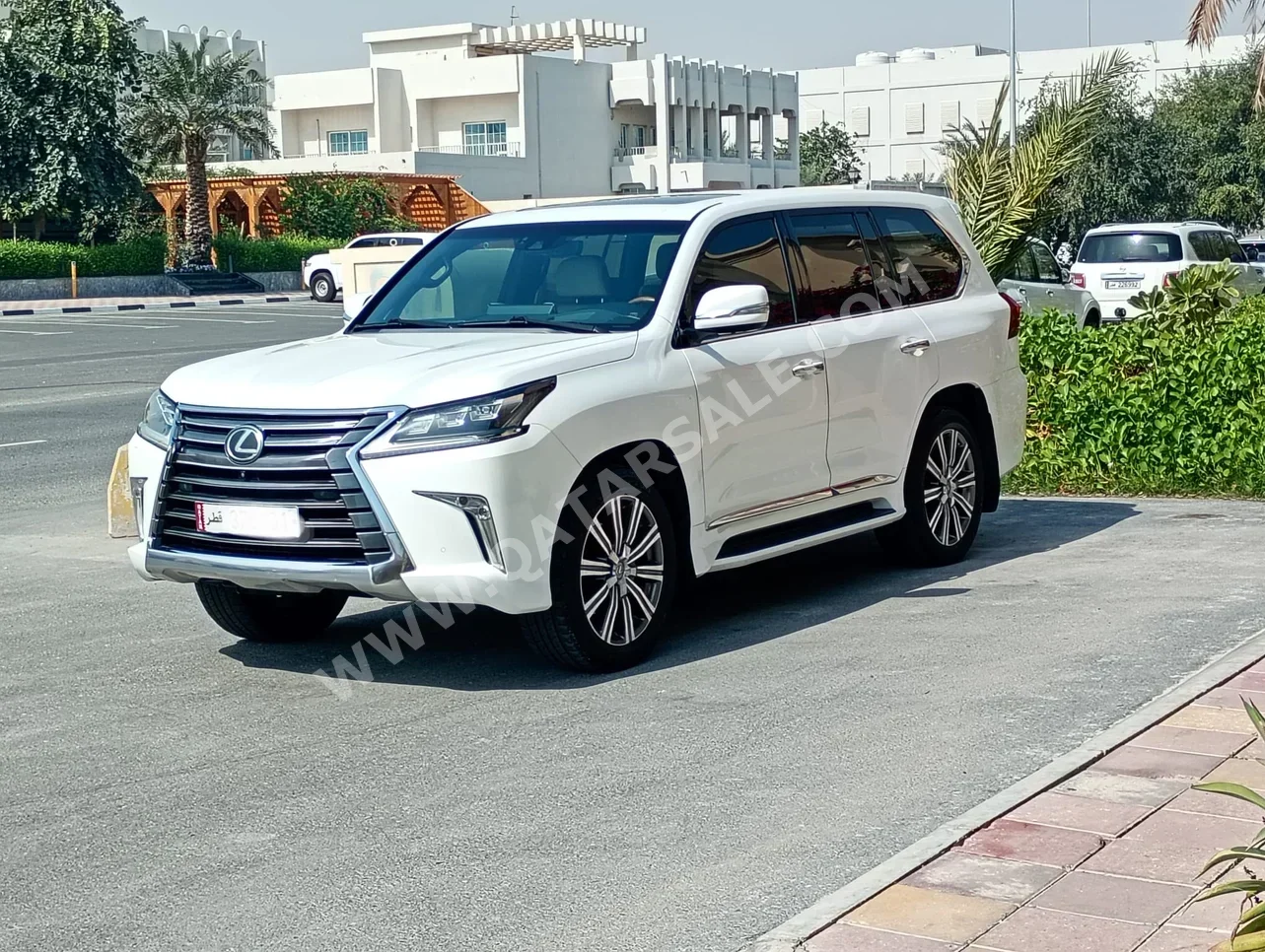 Lexus  LX  570  2017  Automatic  175,000 Km  8 Cylinder  Four Wheel Drive (4WD)  SUV  White