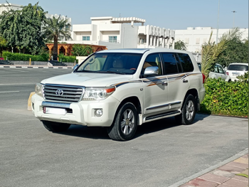 Toyota  Land Cruiser  VXR  2012  Automatic  290,000 Km  8 Cylinder  Four Wheel Drive (4WD)  SUV  White