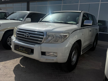 Toyota  Land Cruiser  VXR  2011  Automatic  330,000 Km  8 Cylinder  Four Wheel Drive (4WD)  SUV  White