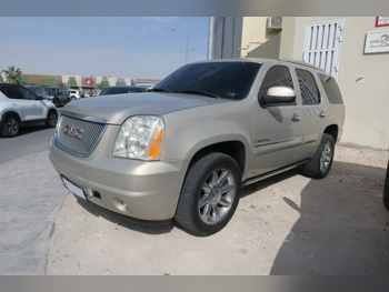 جي ام سي  يوكون  دينالي  2008  اوتوماتيك  156,000 كم  8 سلندر  دفع رباعي  اس يو في  ذهبي