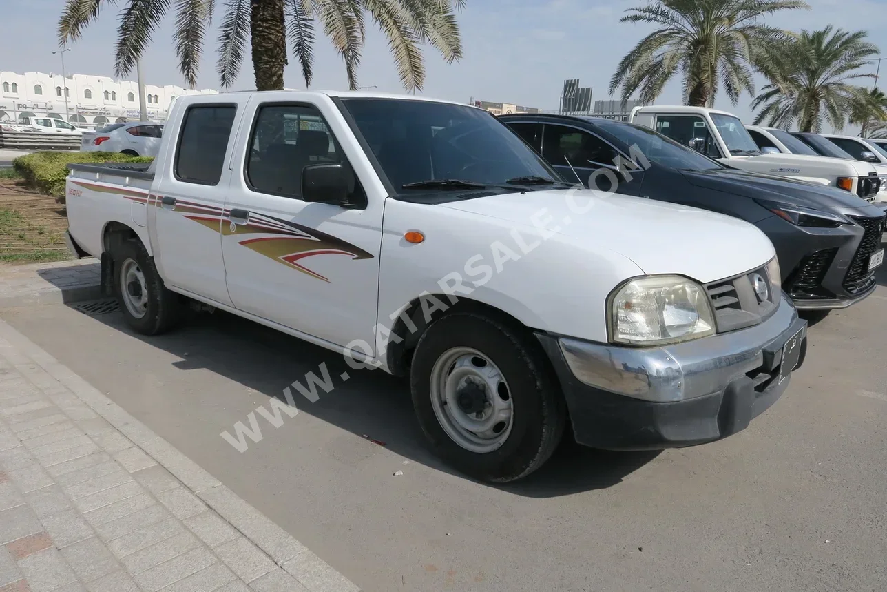 Nissan Pickup 2016 Manual 300,000 Km 4 Cylinder Rear Wheel Drive (RWD) Pick Up White