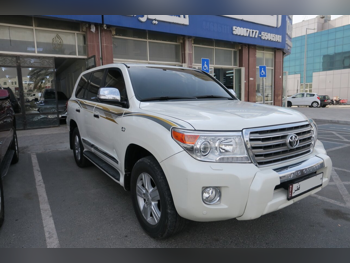 Toyota  Land Cruiser  VXR  2012  Automatic  344,000 Km  8 Cylinder  Four Wheel Drive (4WD)  SUV  White