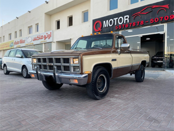 GMC  Sierra  1981  Automatic  528,000 Km  8 Cylinder  Four Wheel Drive (4WD)  Pick Up  Beige