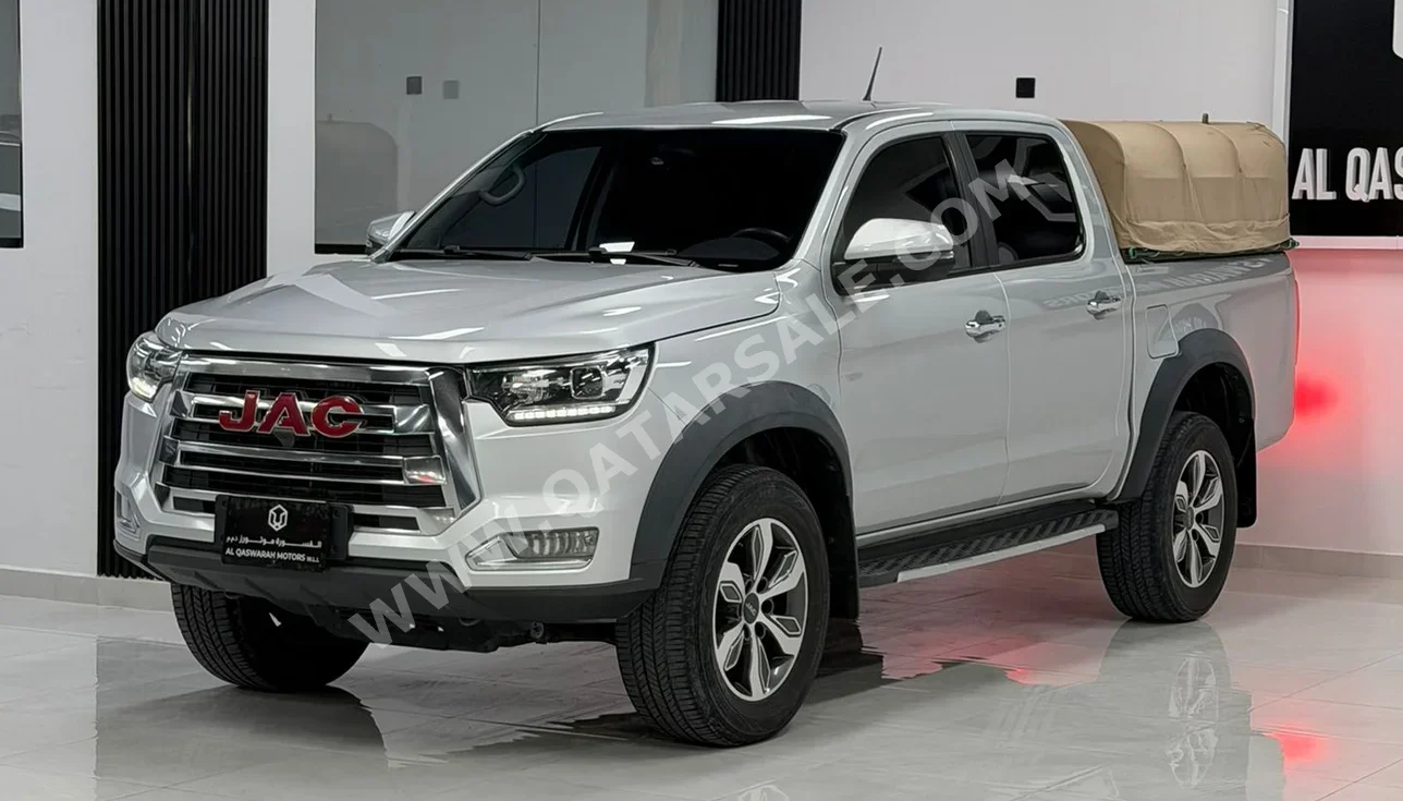 JAC Motors  T8  2024  Manual  50,000 Km  4 Cylinder  Four Wheel Drive (4WD)  Pick Up  Silver  With Warranty