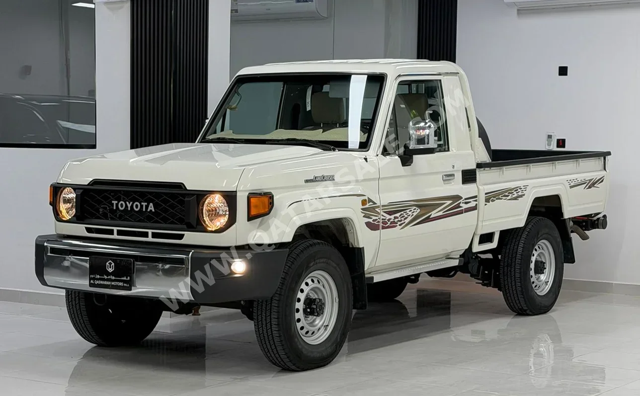 Toyota  Land Cruiser  LX  2024  Manual  39,000 Km  6 Cylinder  Four Wheel Drive (4WD)  Pick Up  Off White  With Warranty