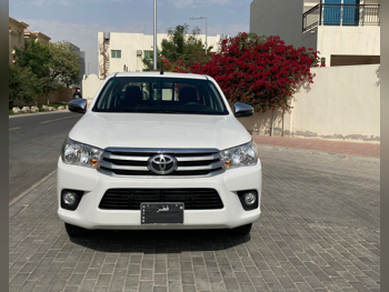 تويوتا  هاي لوكس  2022  اوتوماتيك  115,000 كم  4 سلندر  دفع خلفي  بيكب  أبيض