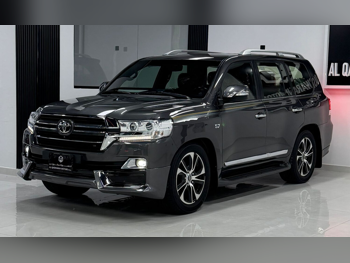 Toyota  Land Cruiser  VXR  2020  Automatic  148,000 Km  8 Cylinder  Four Wheel Drive (4WD)  SUV  Black