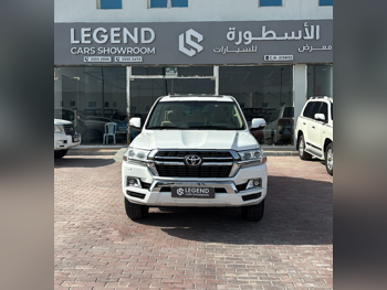Toyota  Land Cruiser  GXR  2021  Automatic  157,000 Km  8 Cylinder  Four Wheel Drive (4WD)  SUV  White