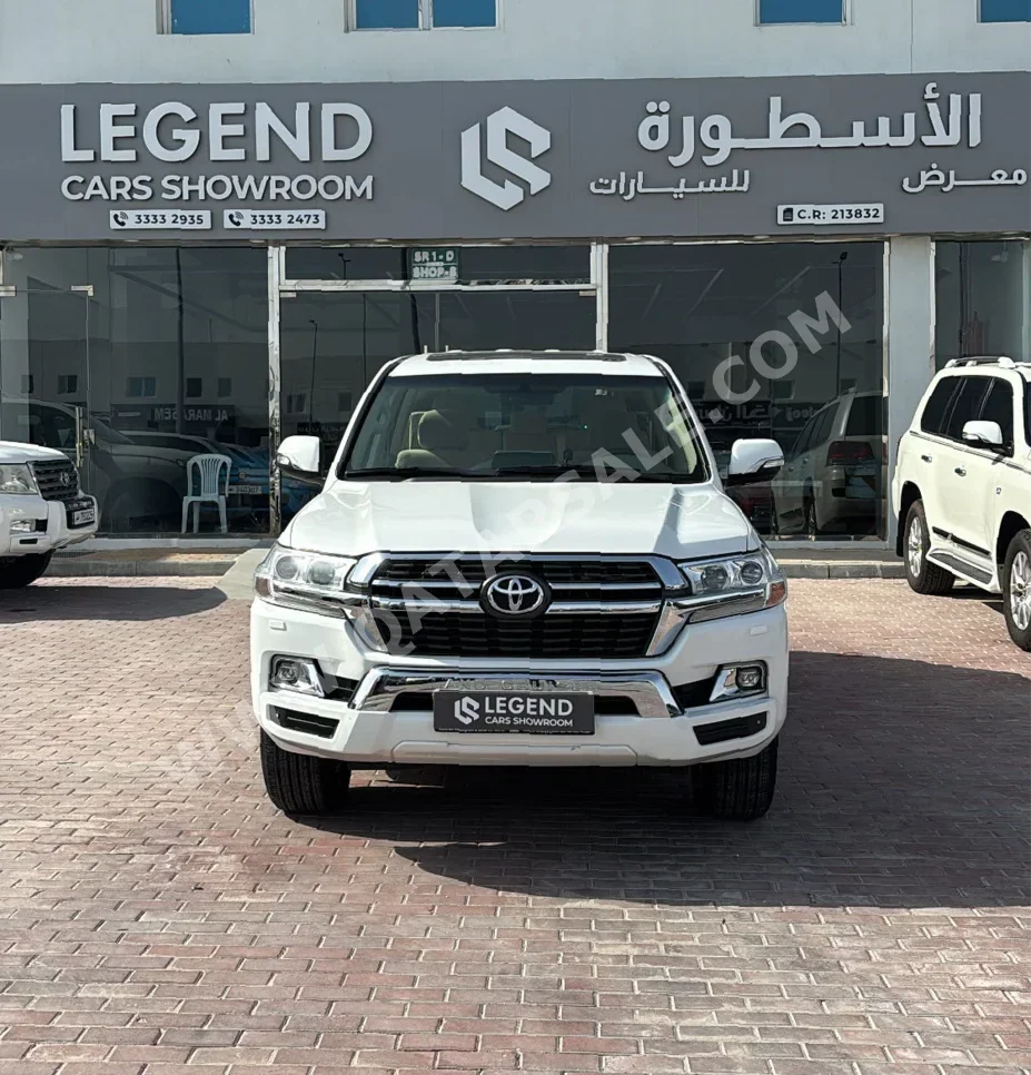 Toyota  Land Cruiser  GXR  2021  Automatic  157,000 Km  8 Cylinder  Four Wheel Drive (4WD)  SUV  White