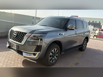 نيسان  باترول  اس اي  2024  اوتوماتيك  12,000 كم  8 سلندر  دفع رباعي  اس يو في  رمادي