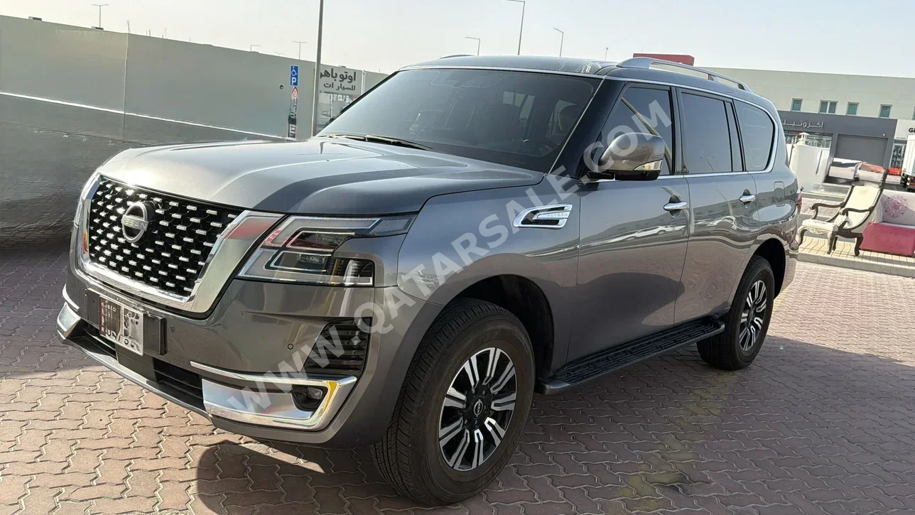 نيسان  باترول  اس اي  2024  اوتوماتيك  12,000 كم  8 سلندر  دفع رباعي  اس يو في  رمادي