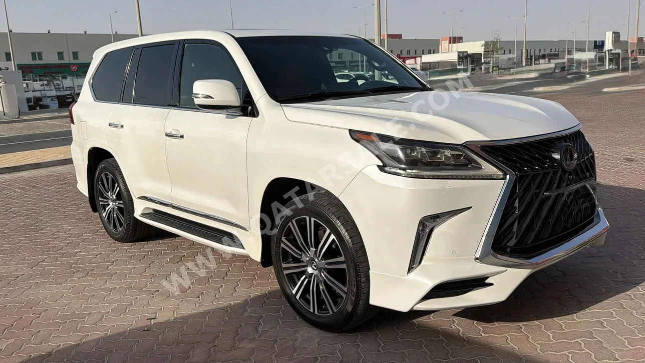 لكزس ال اكس 570 2017 اوتوماتيك 85,000 كم 8 سلندر دفع رباعي اس يو في أبيض