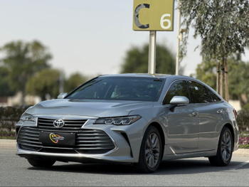 تويوتا  أفالون  اكس ال اي  2020  اوتوماتيك  145,000 كم  6 سلندر  سحب امامي  سيدان  فضي