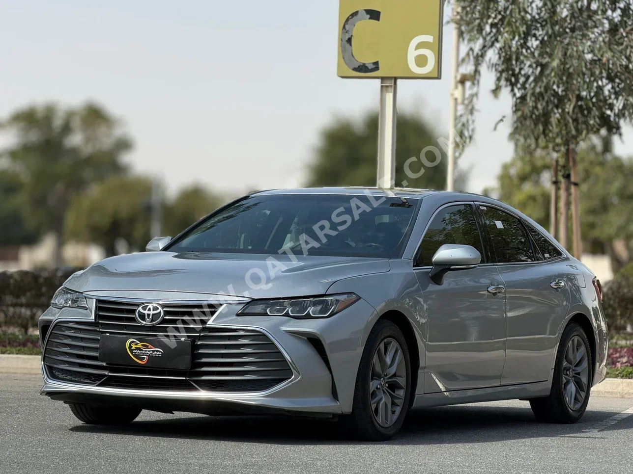 تويوتا أفالون اكس ال اي 2020 اوتوماتيك 145,000 كم 6 سلندر سحب امامي سيدان فضي