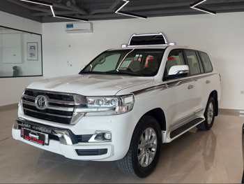 Toyota  Land Cruiser  GXR  2018  Automatic  237,000 Km  8 Cylinder  Four Wheel Drive (4WD)  SUV  White