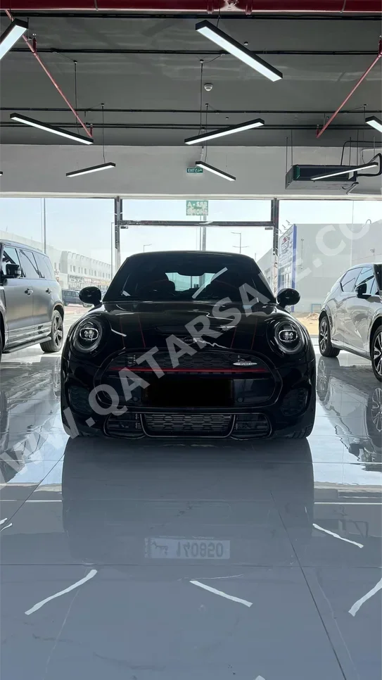Mini Cooper S 2019 Automatic 57,000 Km 4 Cylinder Front Wheel Drive (FWD) Hatchback Black