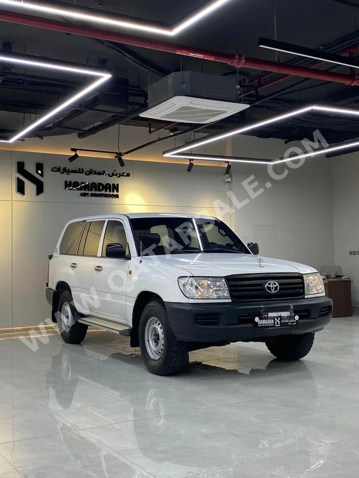 Toyota  Land Cruiser  G  2007  Manual  225,000 Km  6 Cylinder  Four Wheel Drive (4WD)  SUV  White