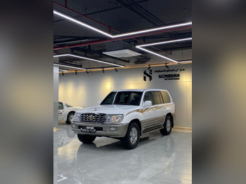 Toyota  Land Cruiser  VXR  2004  Automatic  380,000 Km  8 Cylinder  Four Wheel Drive (4WD)  SUV  White