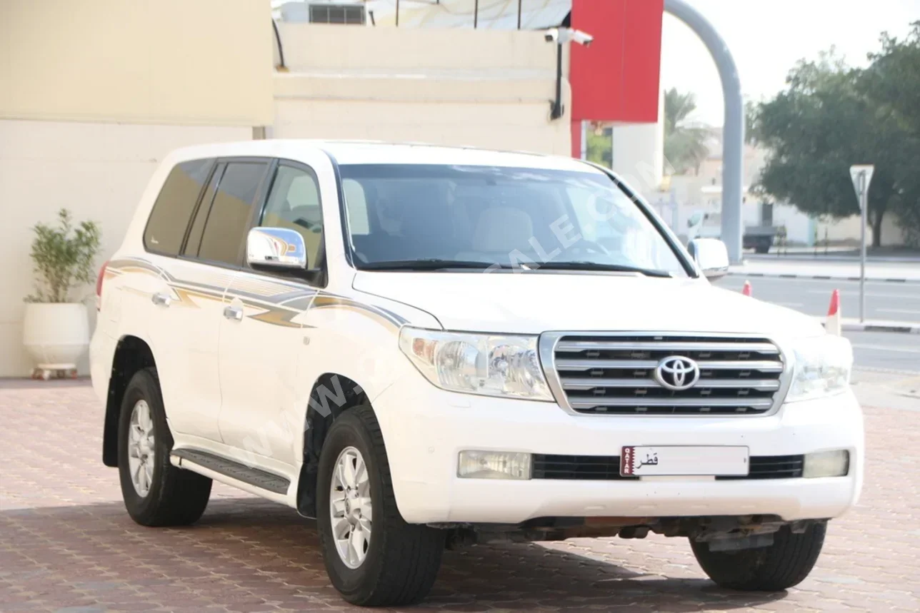 Toyota Land Cruiser VXR 2009 Automatic 666,000 Km 8 Cylinder Four Wheel Drive (4WD) SUV White