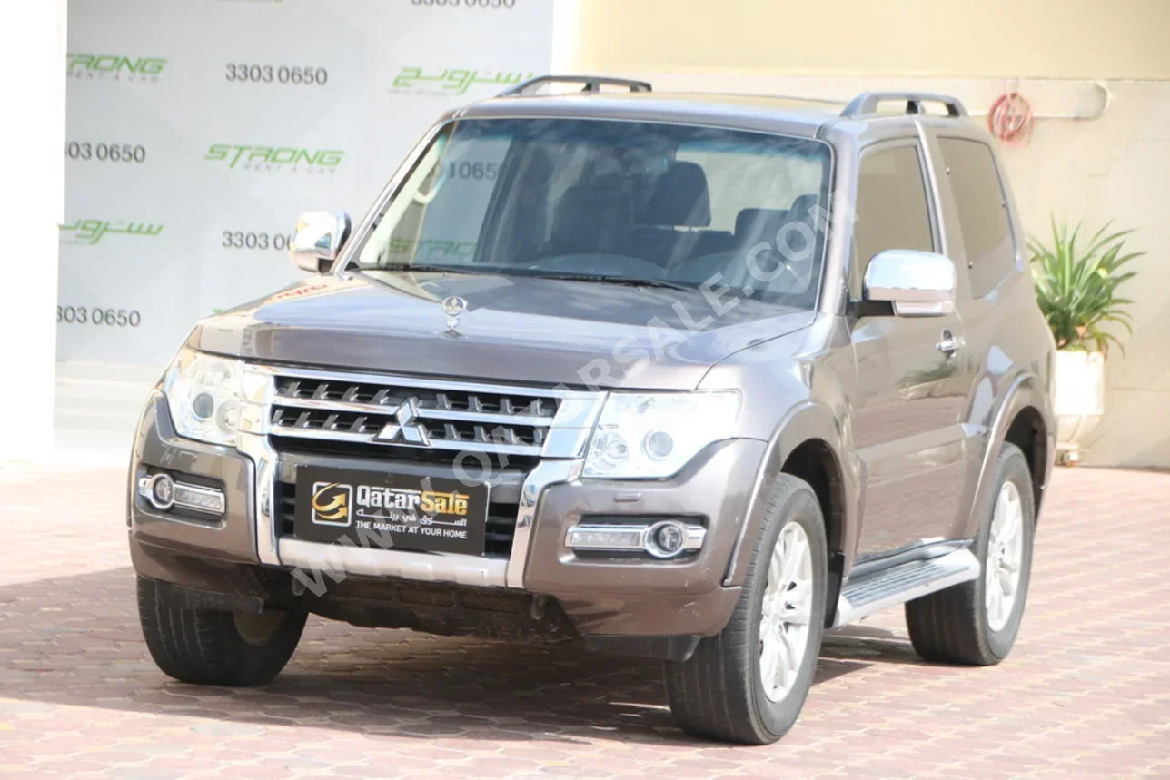 Mitsubishi Pajero 3.8 2016 Automatic 77,000 Km 6 Cylinder Four Wheel Drive (4WD) SUV Gray