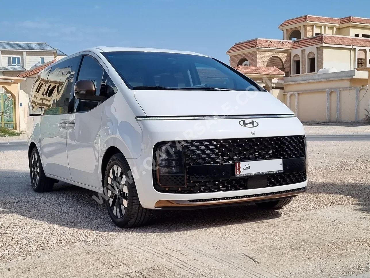 هيونداي  ستاريا  2025  اوتوماتيك  850 كم  6 سلندر  سحب امامي  فان \ باص  أبيض  تحت الضمان