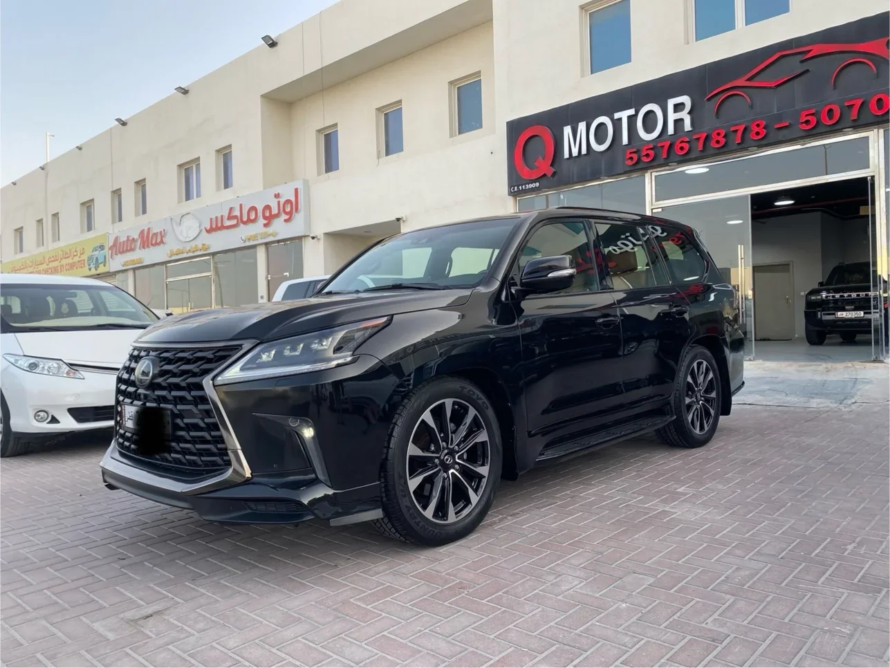 Lexus  LX  570 S Black Edition  2021  Automatic  197,000 Km  8 Cylinder  Four Wheel Drive (4WD)  SUV  Black