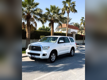 Toyota  Sequoia  2016  Automatic  188,000 Km  8 Cylinder  Four Wheel Drive (4WD)  SUV  White  With Warranty