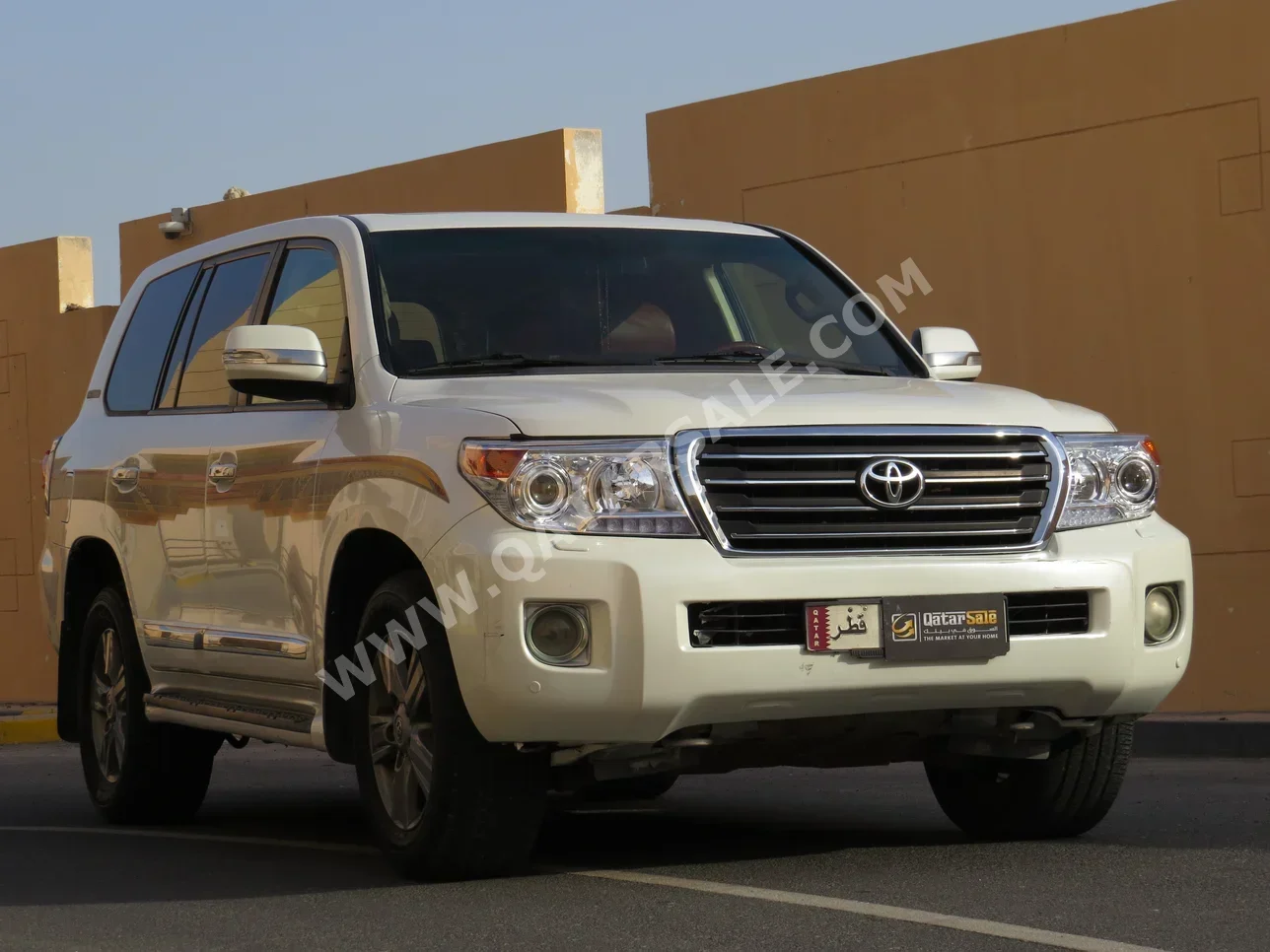 تويوتا لاند كروزر جي اكس ار 2013 اوتوماتيك 280,000 كم 8 سلندر دفع رباعي اس يو في أبيض