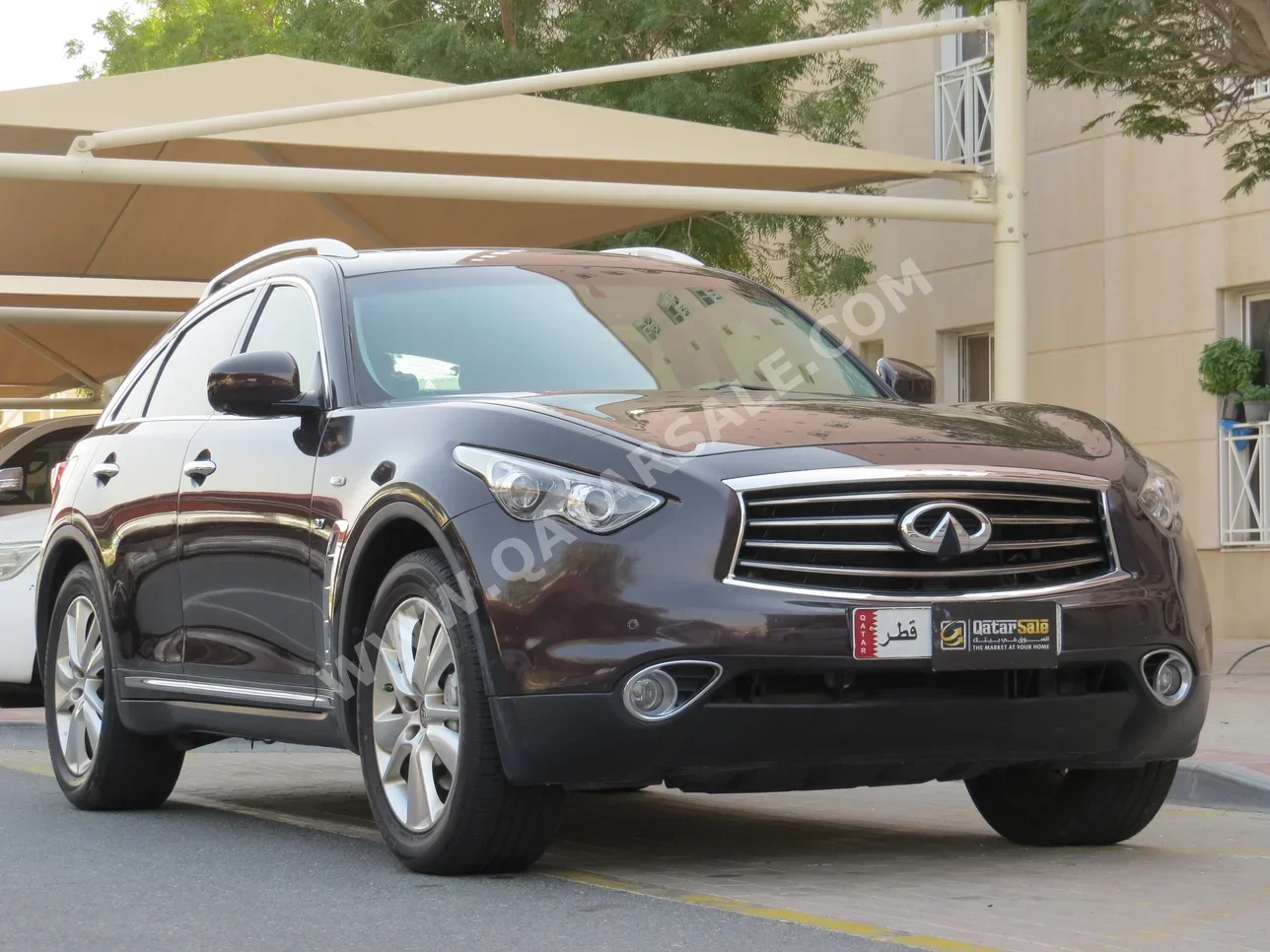 Infiniti  QX  70  2014  Automatic  145,000 Km  6 Cylinder  Four Wheel Drive (4WD)  SUV  Brown