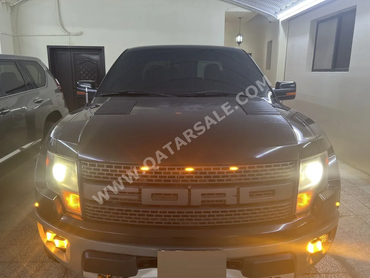 فورد  رابتر  2014  اوتوماتيك  260 كم  8 سلندر  دفع رباعي  بيكب  اسود مطفي