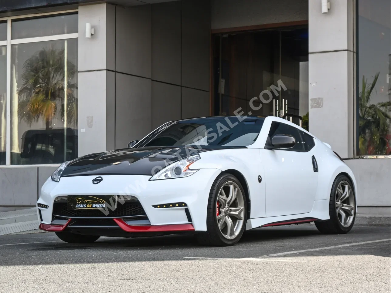 Nissan  Z  370  2010  Automatic  155,000 Km  6 Cylinder  Rear Wheel Drive (RWD)  Coupe / Sport  White