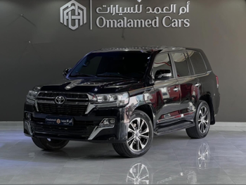 Toyota  Land Cruiser  VXR  2019  Automatic  181,000 Km  8 Cylinder  Four Wheel Drive (4WD)  SUV  Black