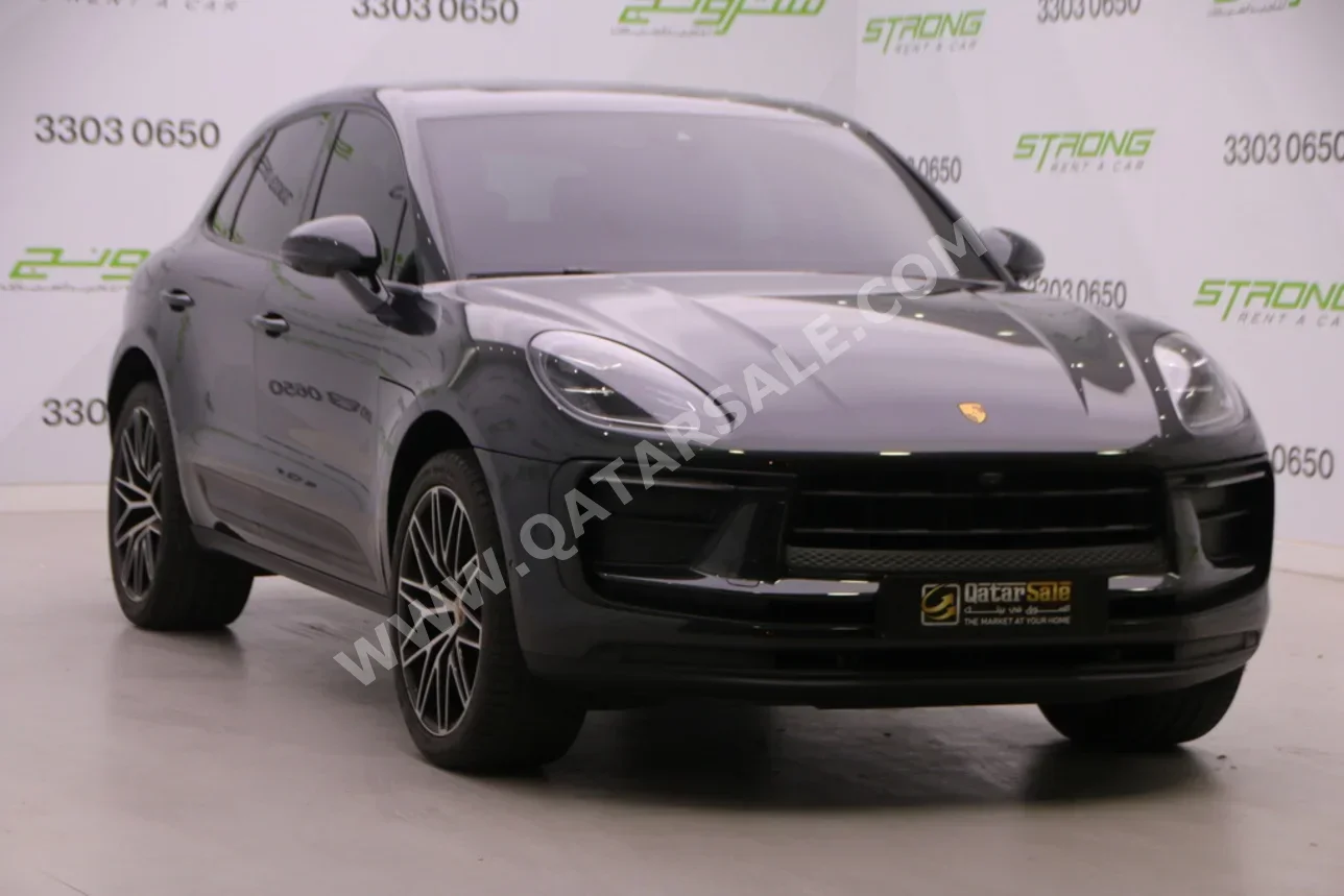 Porsche Macan 2024 Automatic 28,000 Km 4 Cylinder Four Wheel Drive (4WD) SUV Gray