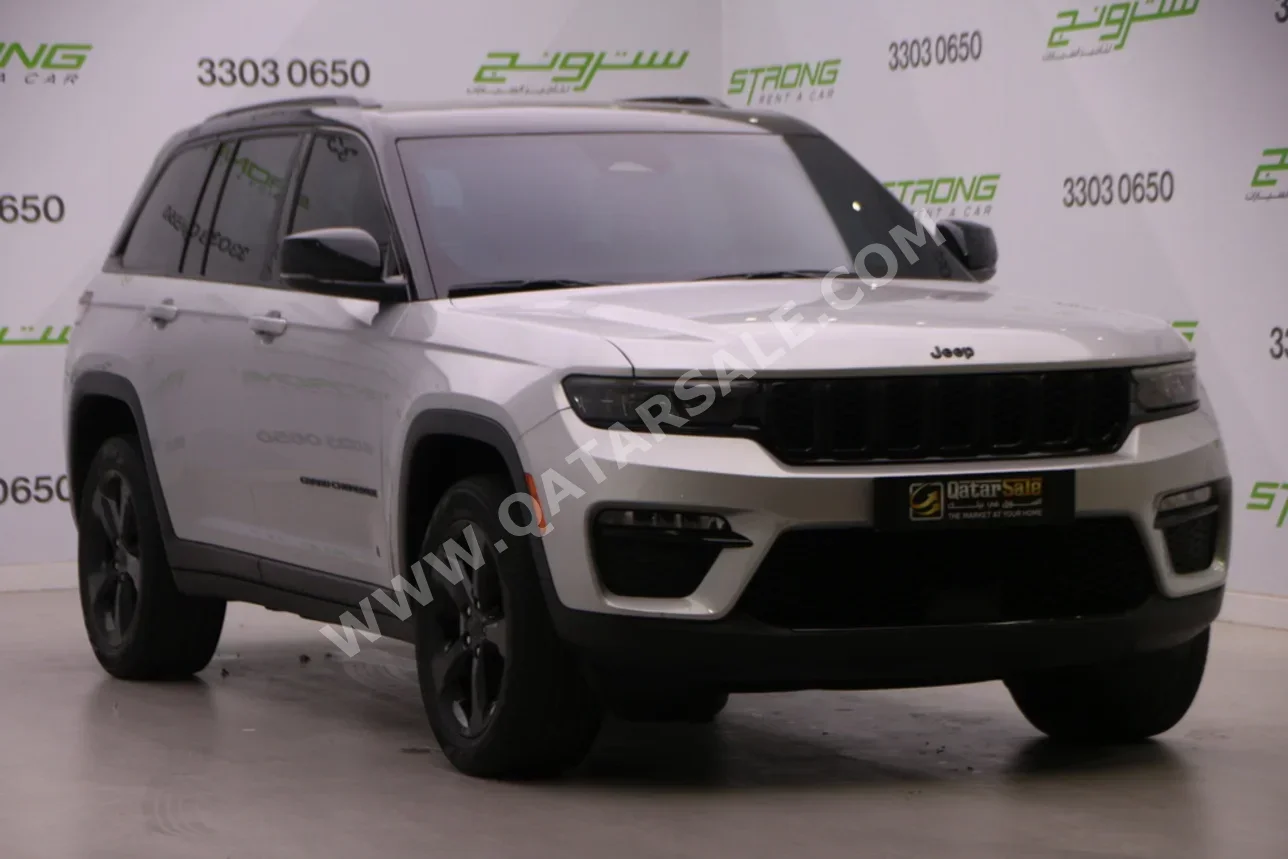 Jeep  Grand Cherokee  Limited  2022  Automatic  94,000 Km  6 Cylinder  Four Wheel Drive (4WD)  SUV  Silver  With Warranty