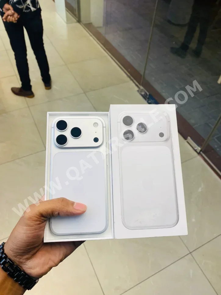 Mobile Phones Apple  - Iphone 17  - Pro  - Silver  - 256 GB