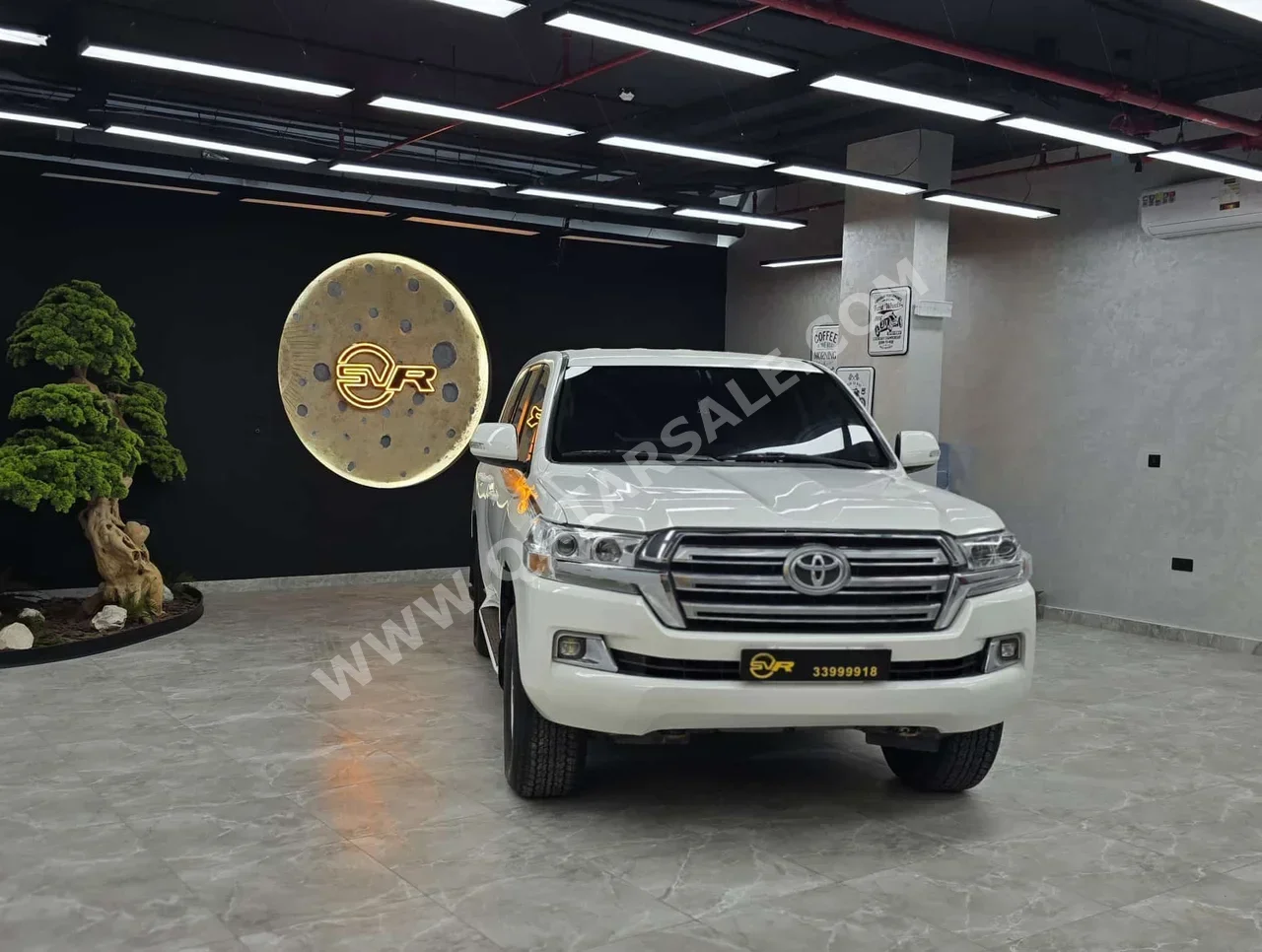 Toyota  Land Cruiser  GXR  2019  Automatic  150,000 Km  6 Cylinder  Four Wheel Drive (4WD)  SUV  White