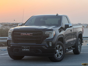 جي ام سي  سييرا  اليفيشن  2019  اوتوماتيك  113,000 كم  8 سلندر  دفع رباعي  بيكب  أسود
