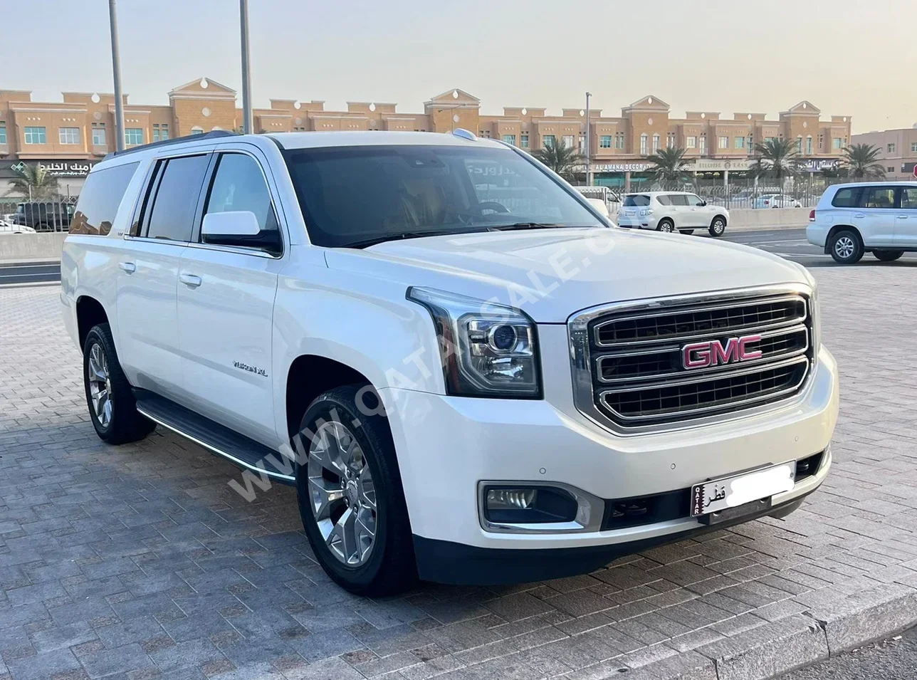 GMC Yukon XL 2015 Automatic 234,000 Km 8 Cylinder Four Wheel Drive (4WD) SUV White