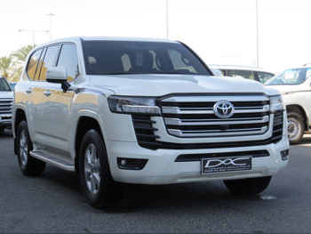Toyota  Land Cruiser  GXR Twin Turbo  2023  Automatic  60,000 Km  6 Cylinder  Four Wheel Drive (4WD)  SUV  White