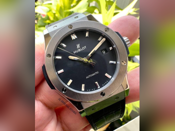 Watches - Hublot  - Analogue Watches  - Black  - Men Watches